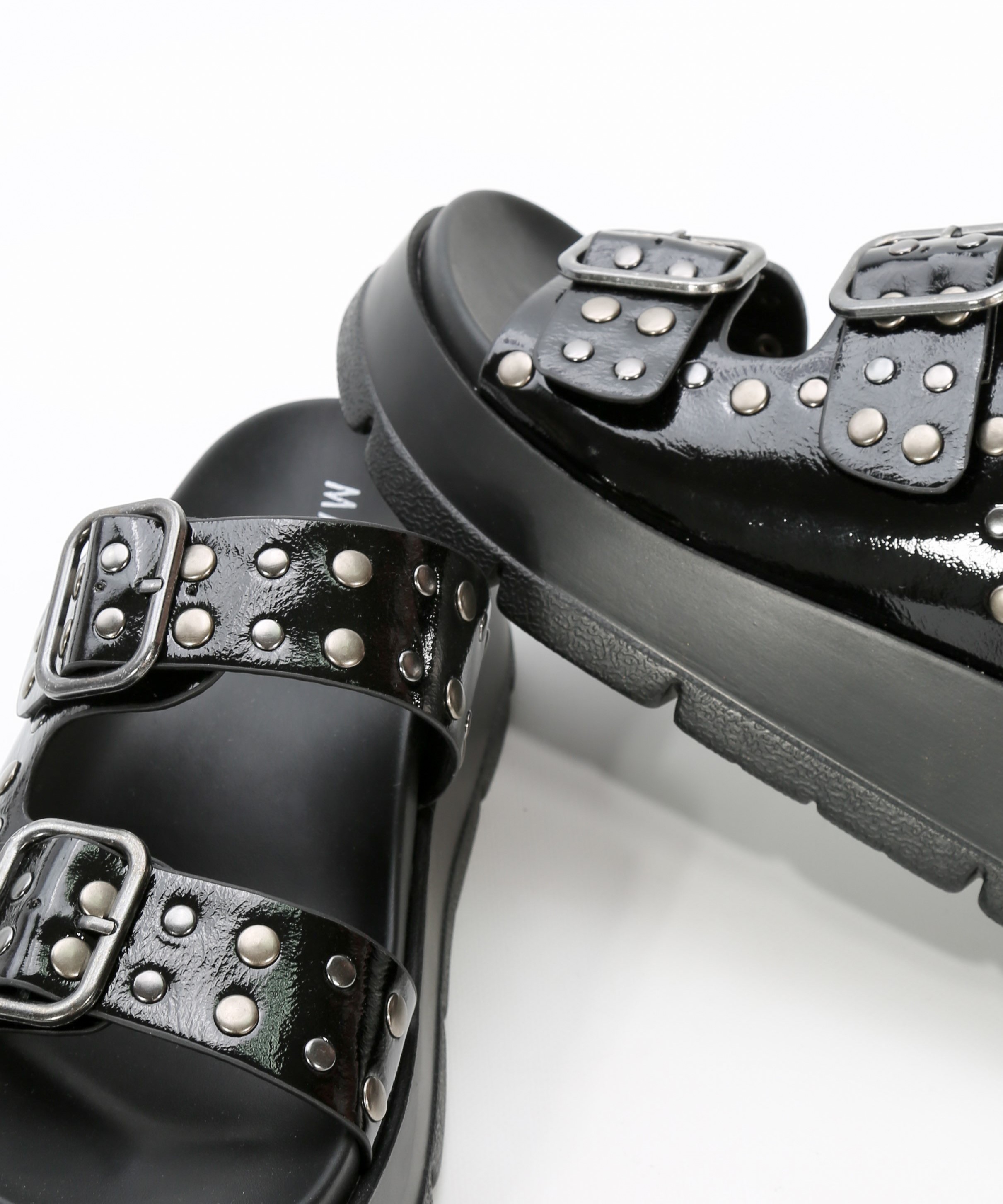 Sand&aacute;lia plataforma tachas image number null